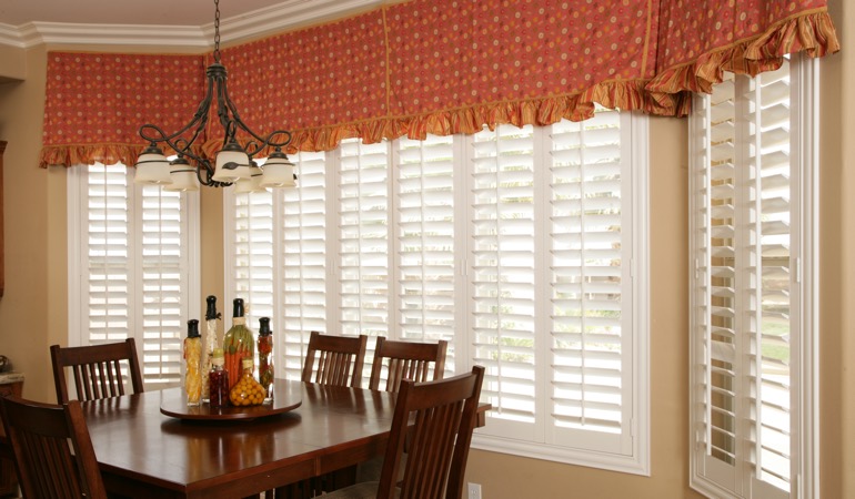 Plantation shutters in Orlando dining room.